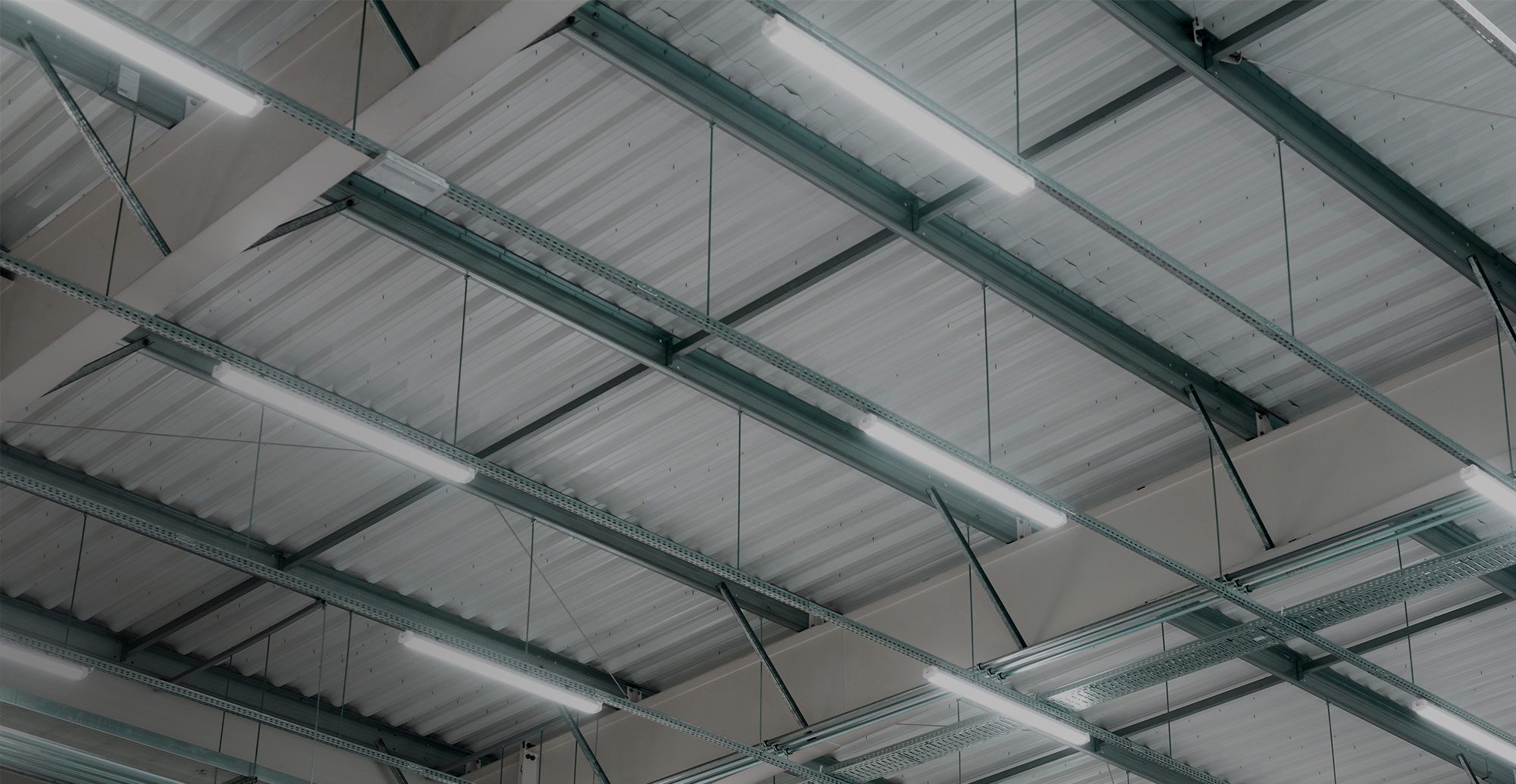 電気設備の施工・保安・管理 ”つくる・守る・管理する” 確実な施工と保安体制で、安心できる電力環境を作ります